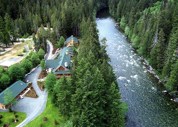 Visiting the lodge at Gold River