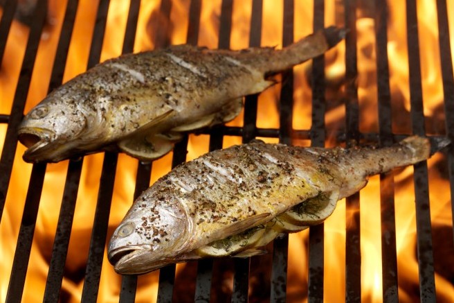 How to grill fish whole