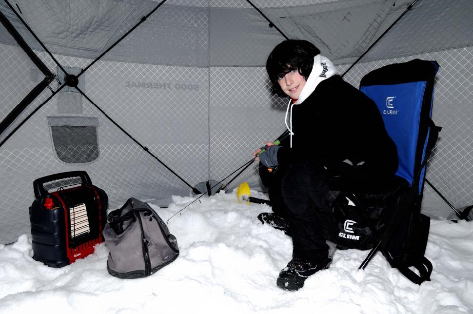 ice fishing chair with rod storage