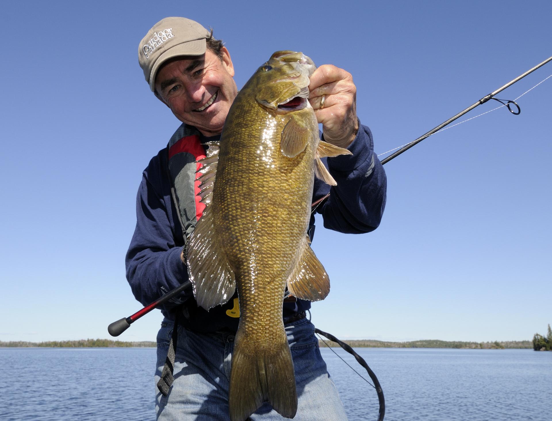 Big Smallmouth using tiny drop shot worms!! : r/bassfishing