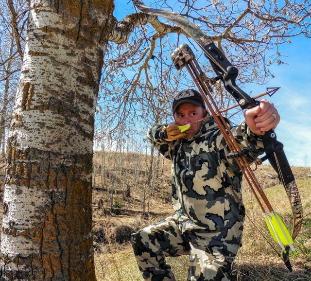 There’s no let-off with traditional bows, making them very difficult to hold at full draw, so hunters must learn to instinctively snap-shoot. Credit: Kevin Wilson.