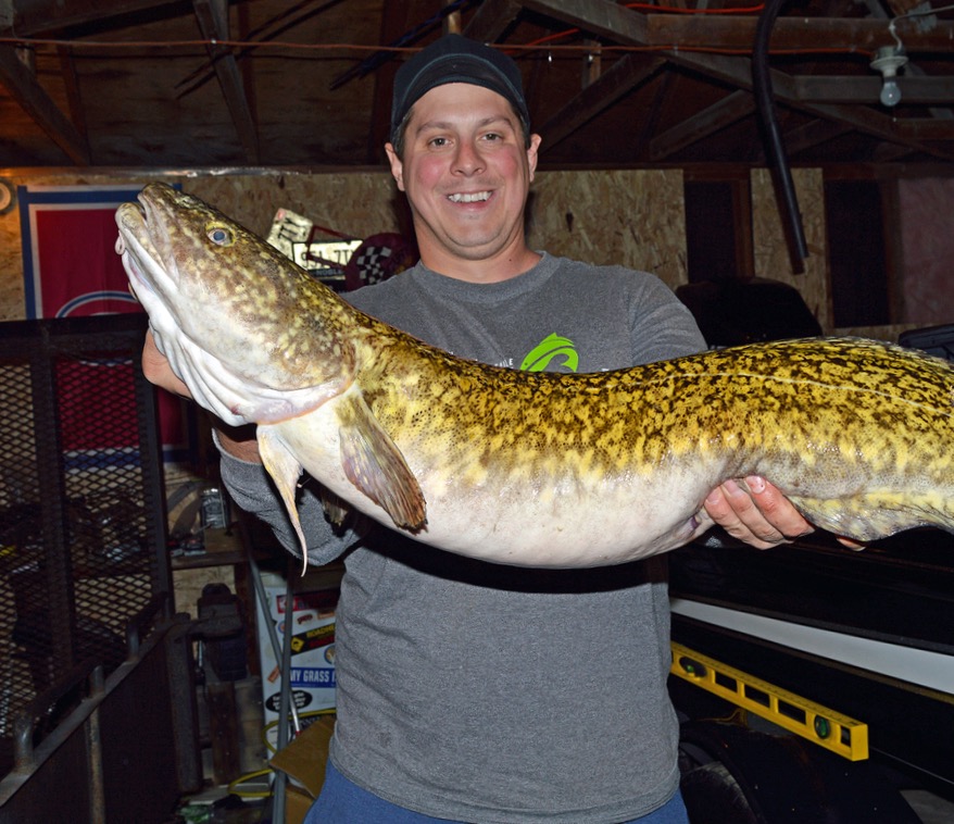 Ice-fishing for burbot: Tips from the new record holder • Outdoor