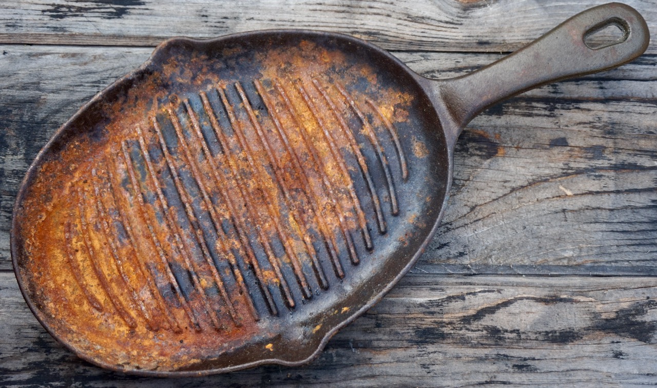 4 simple steps to restore your rusty castiron cookware • Outdoor Canada